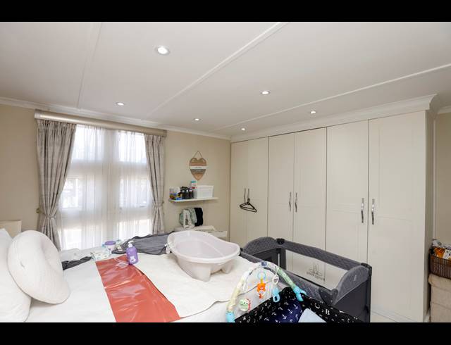 3 BEDROOM TOWNHOUSE FOR SALE IN MORNINGSIDE
